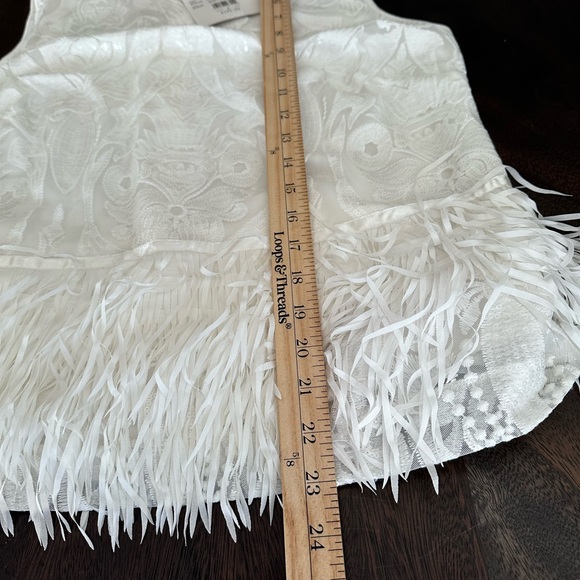 HOLIDAY ready NWT Melanie Lyne fringe sequin lined white sleeveless top size 8 - Picture 8 of 14